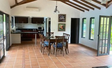 SE VENDE HERMOSA CASA CAMPESTRE  CERCA AL AEROPUERTO VANGUARDIA VILLAVICENCIO