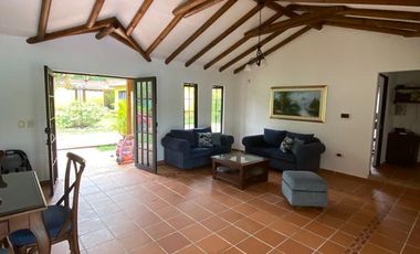 SE VENDE HERMOSA CASA CAMPESTRE  CERCA AL AEROPUERTO VANGUARDIA VILLAVICENCIO