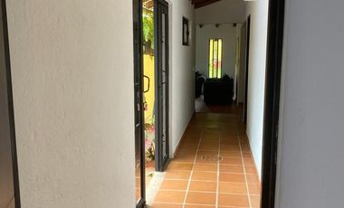 SE VENDE HERMOSA CASA CAMPESTRE  CERCA AL AEROPUERTO VANGUARDIA VILLAVICENCIO