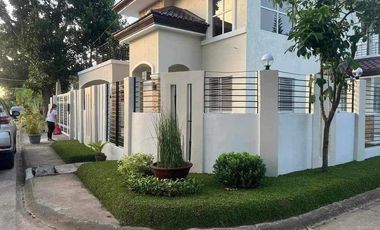 Beautiful Corner Lot 2 Strorey House In A Private Subdivision