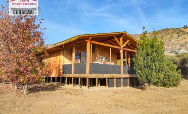 León Propiedades vende  Casa en Parcela en Miraflores