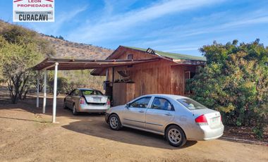 León Propiedades vende  Casa en Parcela en Miraflores