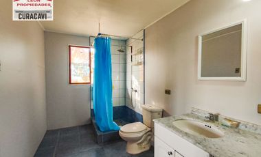 León Propiedades vende  Casa en Parcela en Miraflores