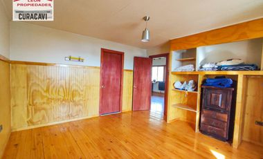 León Propiedades vende  Casa en Parcela en Miraflores