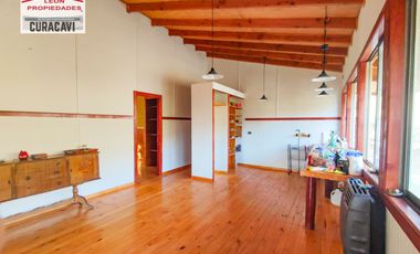 León Propiedades vende  Casa en Parcela en Miraflores