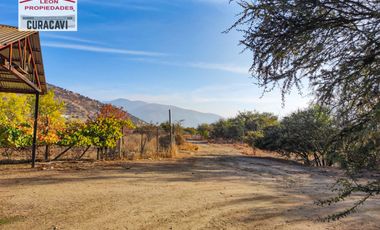 León Propiedades vende  Casa en Parcela en Miraflores