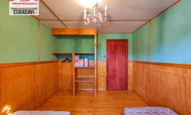 León Propiedades vende  Casa en Parcela en Miraflores