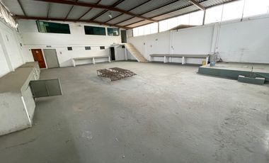 En alquiler galpón con oficinas en Duran