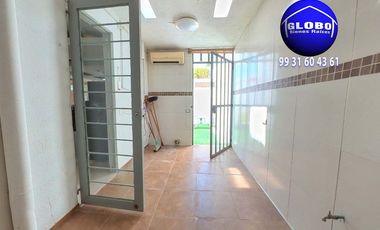 Casa en venta en Parilla , Santa fe. Muy amplia, en esquina