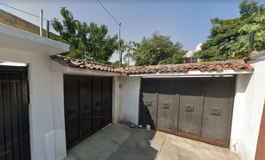 REMATO AMPLIA CASA EN BUGAMBILIAS CUERNAVACA