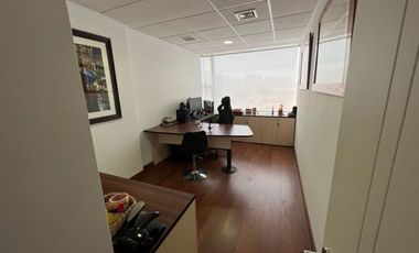 Oficicina 3 Privados-Recepcion y 2 estacionamientos -Lo Fontecilla- Las Condes