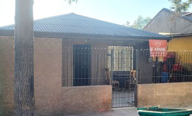 oportunidad para invercion, casa aislada en La cisterna, barrio recidencial con departamentos interiores