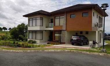 4BR House For Sale in Tagaytay Highlands (with golf shares)