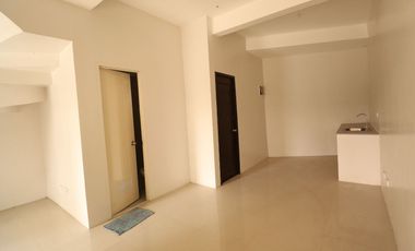 2 Storey Townhomes in Mindanao Quirino with 3 Bedroom and 1 Carport PH2489