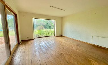 Se vende casa solida de 497m2 en parcela de 10.000m2. Privilegiada ubicación en la entrada Zapallar, Curicó