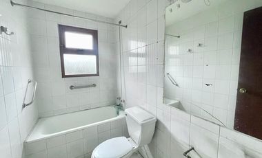 Se vende casa solida de 497m2 en parcela de 10.000m2. Privilegiada ubicación en la entrada Zapallar, Curicó