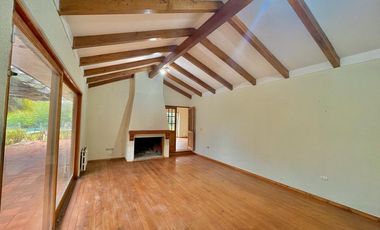 Se vende casa solida de 497m2 en parcela de 10.000m2. Privilegiada ubicación en la entrada Zapallar, Curicó