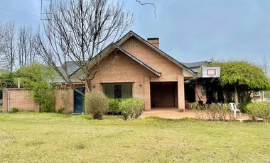 Se vende casa solida de 497m2 en parcela de 10.000m2. Privilegiada ubicación en la entrada Zapallar, Curicó