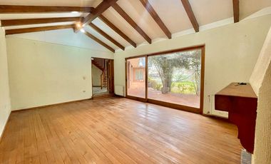 Se vende casa solida de 497m2 en parcela de 10.000m2. Privilegiada ubicación en la entrada Zapallar, Curicó