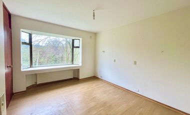 Se vende casa solida de 497m2 en parcela de 10.000m2. Privilegiada ubicación en la entrada Zapallar, Curicó