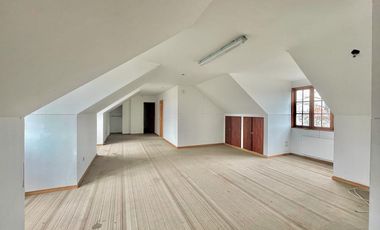 Se vende casa solida de 497m2 en parcela de 10.000m2. Privilegiada ubicación en la entrada Zapallar, Curicó