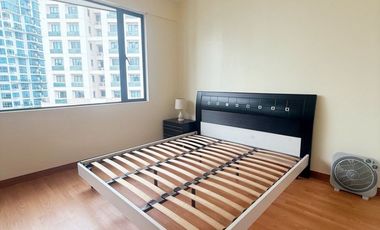 BONIFACIO RIDGE CYPRESS TOWER 2 BEDROOM AND DEN/BEDROOM WITH PARKING