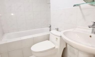 BONIFACIO RIDGE CYPRESS TOWER 2 BEDROOM AND DEN/BEDROOM WITH PARKING
