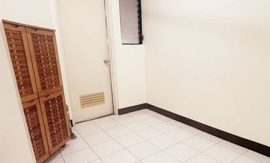 BONIFACIO RIDGE CYPRESS TOWER 2 BEDROOM AND DEN/BEDROOM WITH PARKING