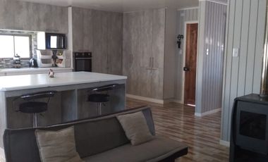 CASA EN PARCELA 5400 MTS ²,  4 DORMITORIOS 2 BAÑOS, ANGOL