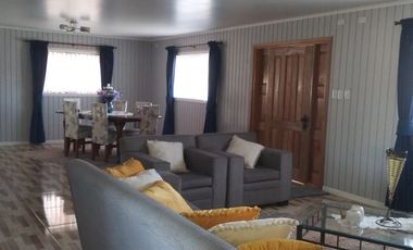 CASA EN PARCELA 5400 MTS ²,  4 DORMITORIOS 2 BAÑOS, ANGOL