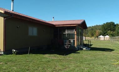 CASA EN PARCELA 5400 MTS ²,  4 DORMITORIOS 2 BAÑOS, ANGOL