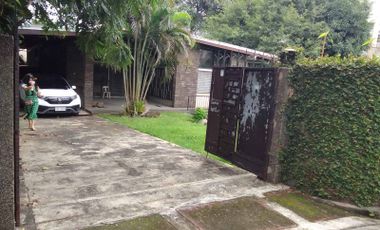 Immaculate Conception Quezon City Lot @ 820 sq.m with old Bungalow House