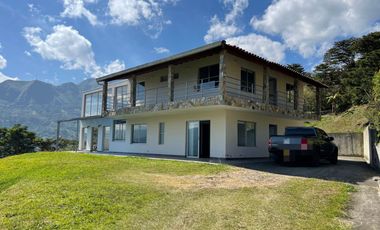 ✴️ VENDO ✴️Espectacular Casa Campestre en Copacabana, sector Barrio el Pedregal, Parcelación el paraíso P.H.