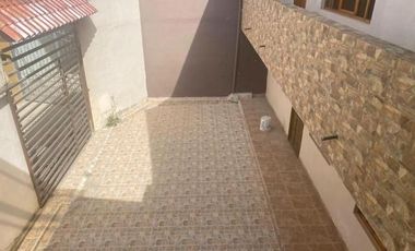 Casa en venta 2 departamentos, sector Cuatro Esquinas Ricaurte