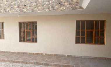 Casa en venta 2 departamentos, sector Cuatro Esquinas Ricaurte