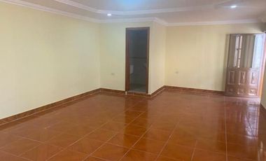 Casa en venta 2 departamentos, sector Cuatro Esquinas Ricaurte