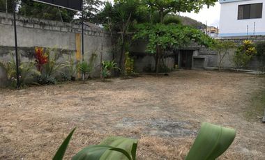 Venta de terreno con casa-Atacames
