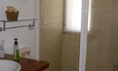 En VENTA hermosa casa con un terreno de 4,256 mts. en Huertos del LLano, Morelos.
