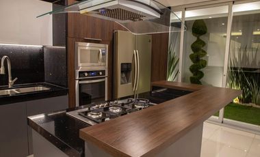 CASA EN RENTA EN LOMAS DE ANGELOPOLIS $37,000