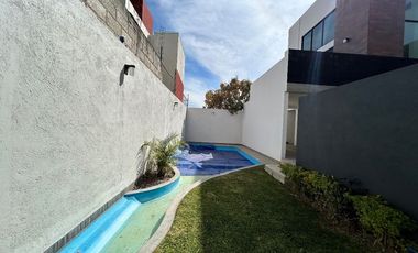 Casa en venta con alberca por Cuernavaca en Ahuatepec Morelos