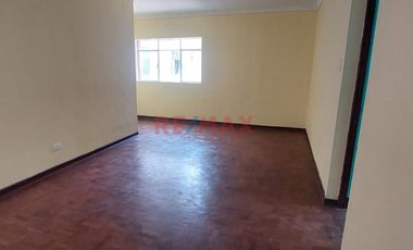 Oportunidad Única En Rímac! Se Vende Casa