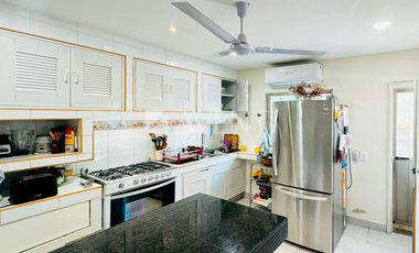 Casa en Venta en SM 2-A calle cerezas en el centro de Cancún, Quintana Roo.
