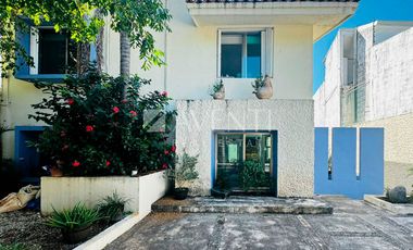 Casa en Venta en SM 2-A calle cerezas en el centro de Cancún, Quintana Roo.