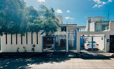 Casa en Venta en SM 2-A calle cerezas en el centro de Cancún, Quintana Roo.