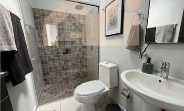 VENDO CASA. RESIDENCIAL CARENA