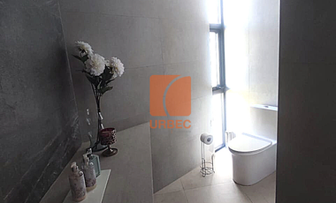 VENTA_ ESPECTACULAR CASA DE VENTA EN URBANIACION LAS MANOLAS SECTOR RICPAMBA /23URB078