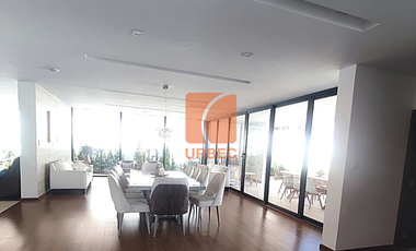 VENTA_ ESPECTACULAR CASA DE VENTA EN URBANIACION LAS MANOLAS SECTOR RICPAMBA /23URB078