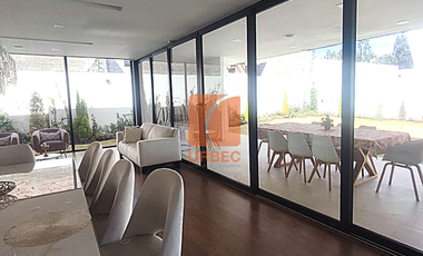 VENTA_ ESPECTACULAR CASA DE VENTA EN URBANIACION LAS MANOLAS SECTOR RICPAMBA /23URB078