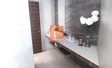 VENTA_ ESPECTACULAR CASA DE VENTA EN URBANIACION LAS MANOLAS SECTOR RICPAMBA /23URB078
