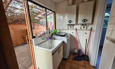 BROKER BOSQUES 6D-4B-3EST-PATIO-JARDINES